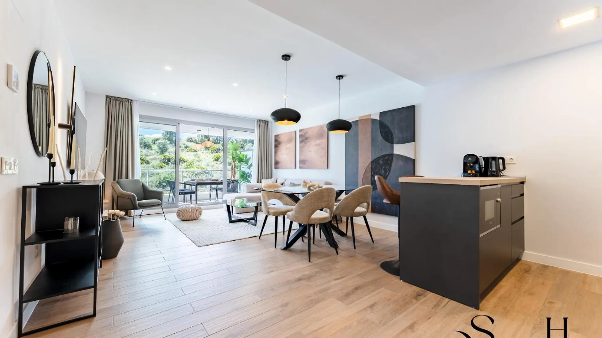 Luxury 2 Bedroom Apartment, Pools, Sauna, Gym & More Mijas