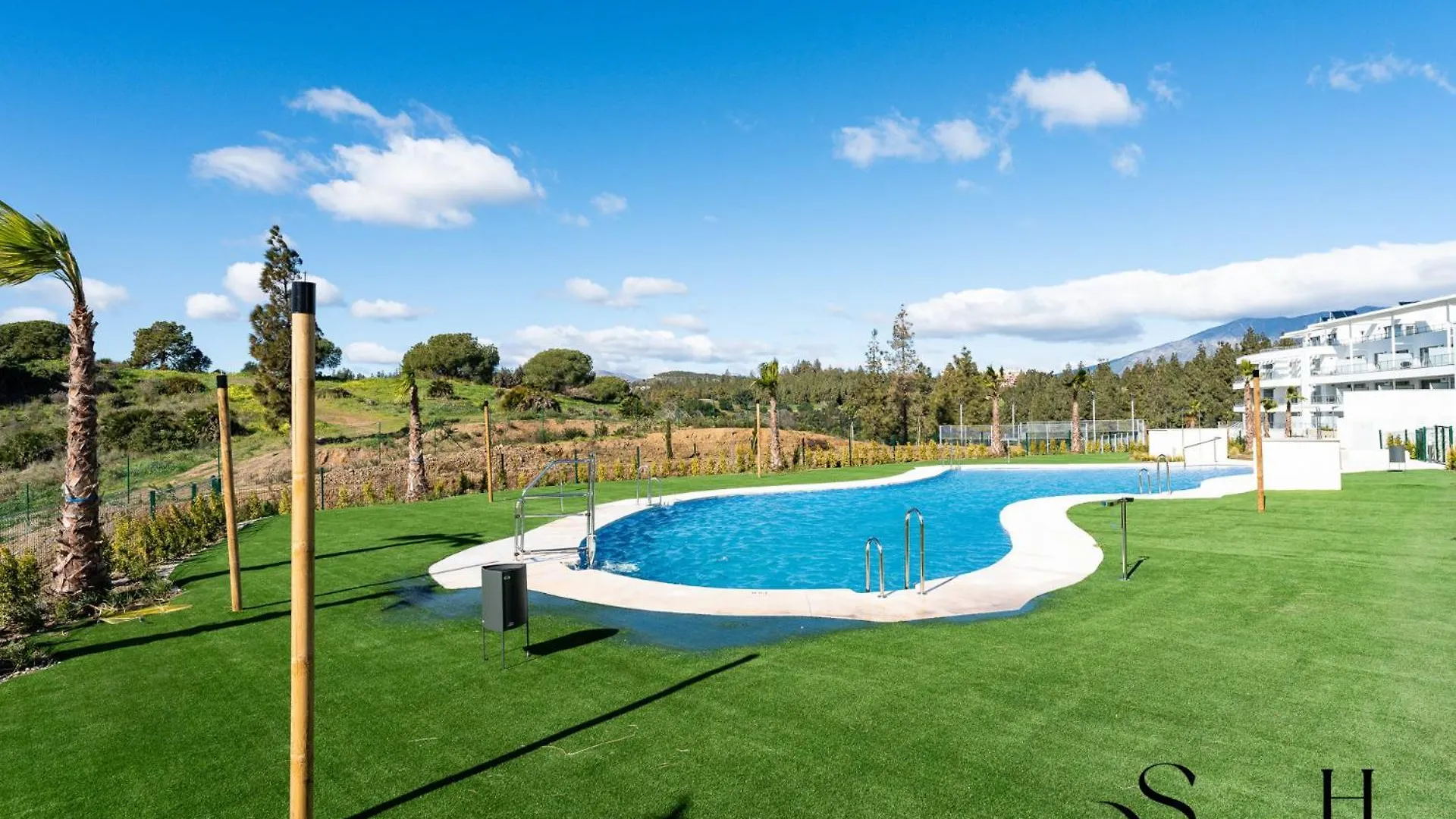 Luxury 2 Bedroom Apartment, Pools, Sauna, Gym & More MIJAS COSTA Apartment