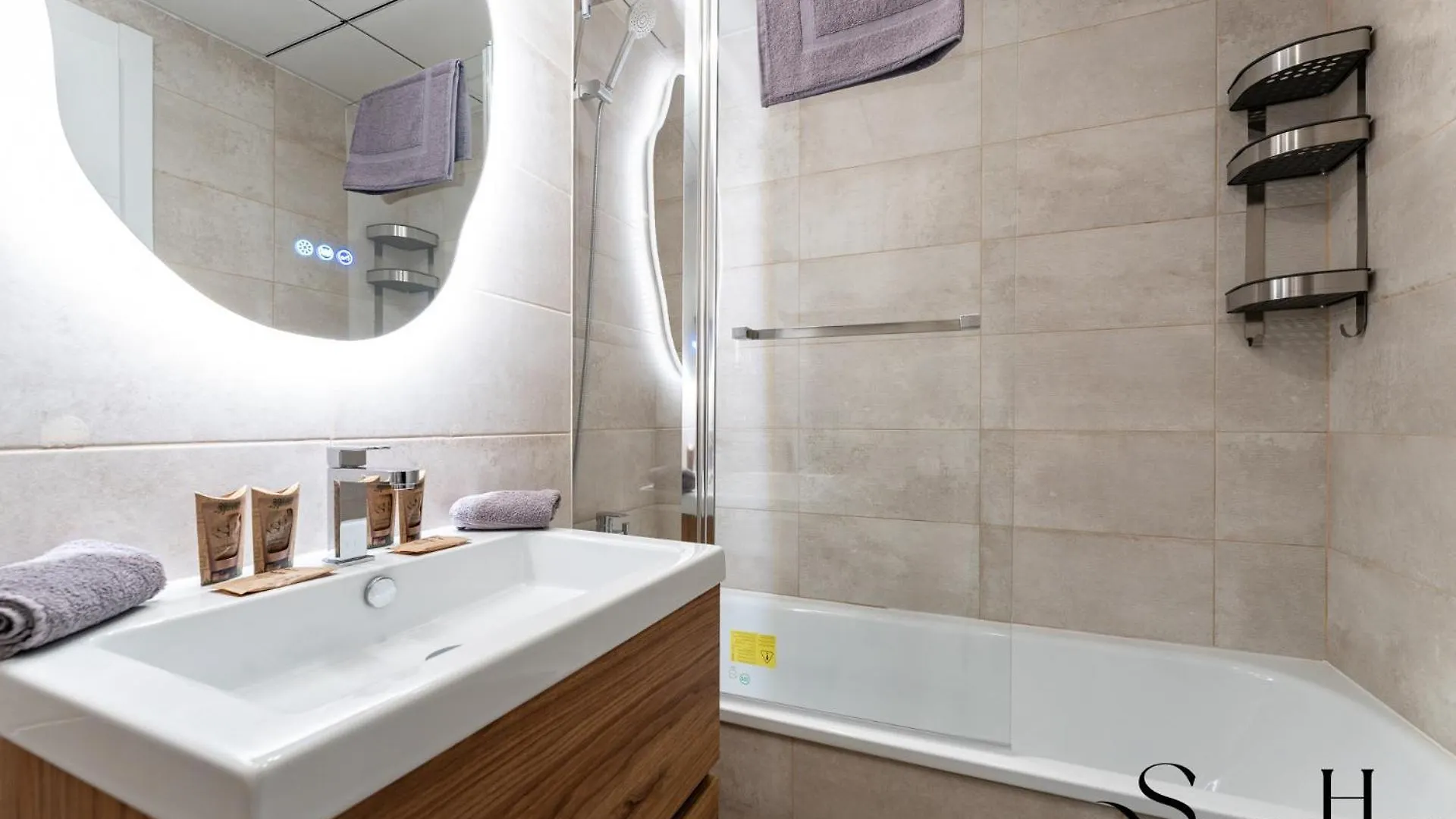 Luxury 2 Bedroom Apartment, Pools, Sauna, Gym & More MIJAS COSTA 0*,