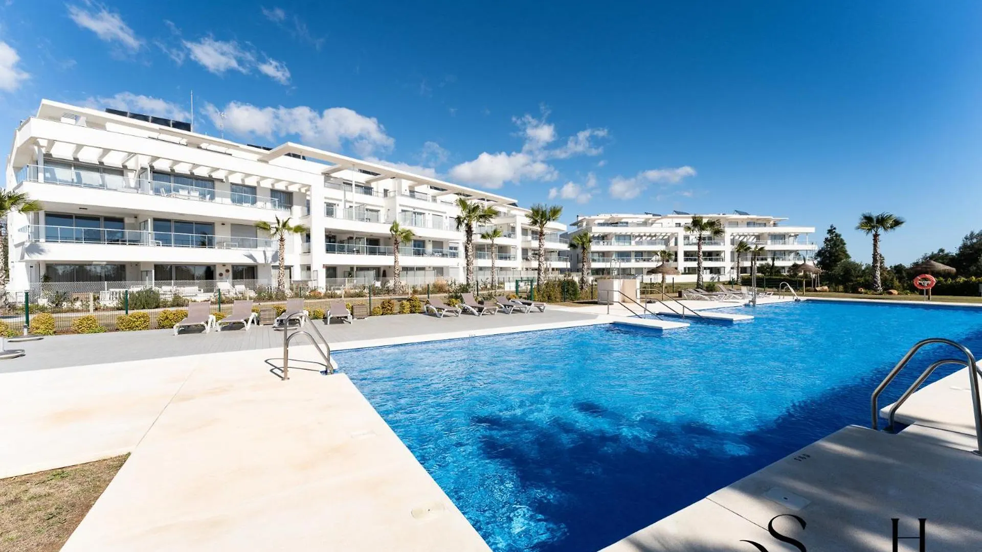 Luxury 2 Bedroom Apartment, Pools, Sauna, Gym & More MIJAS COSTA
