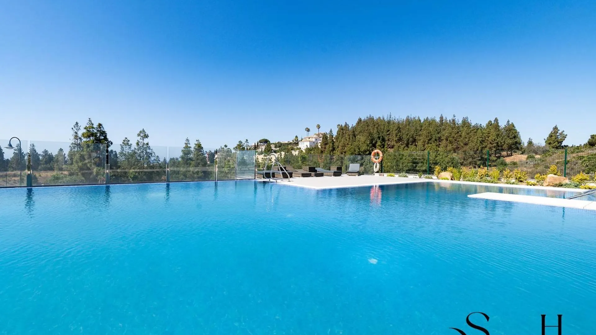 Luxury 2 Bedroom Apartment, Pools, Sauna, Gym & More MIJAS COSTA Apartment