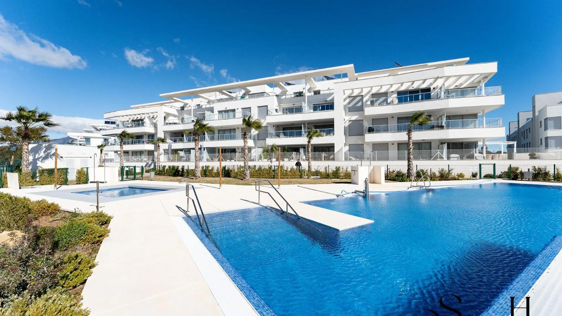 Luxury 2 Bedroom Apartment, Pools, Sauna, Gym & More MIJAS COSTA Apartment