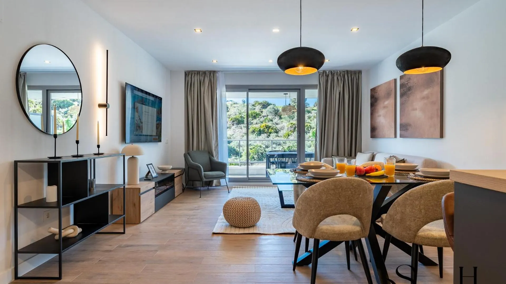 Apartment Luxury 2 Bedroom Apartment, Pools, Sauna, Gym & More MIJAS COSTA Spain