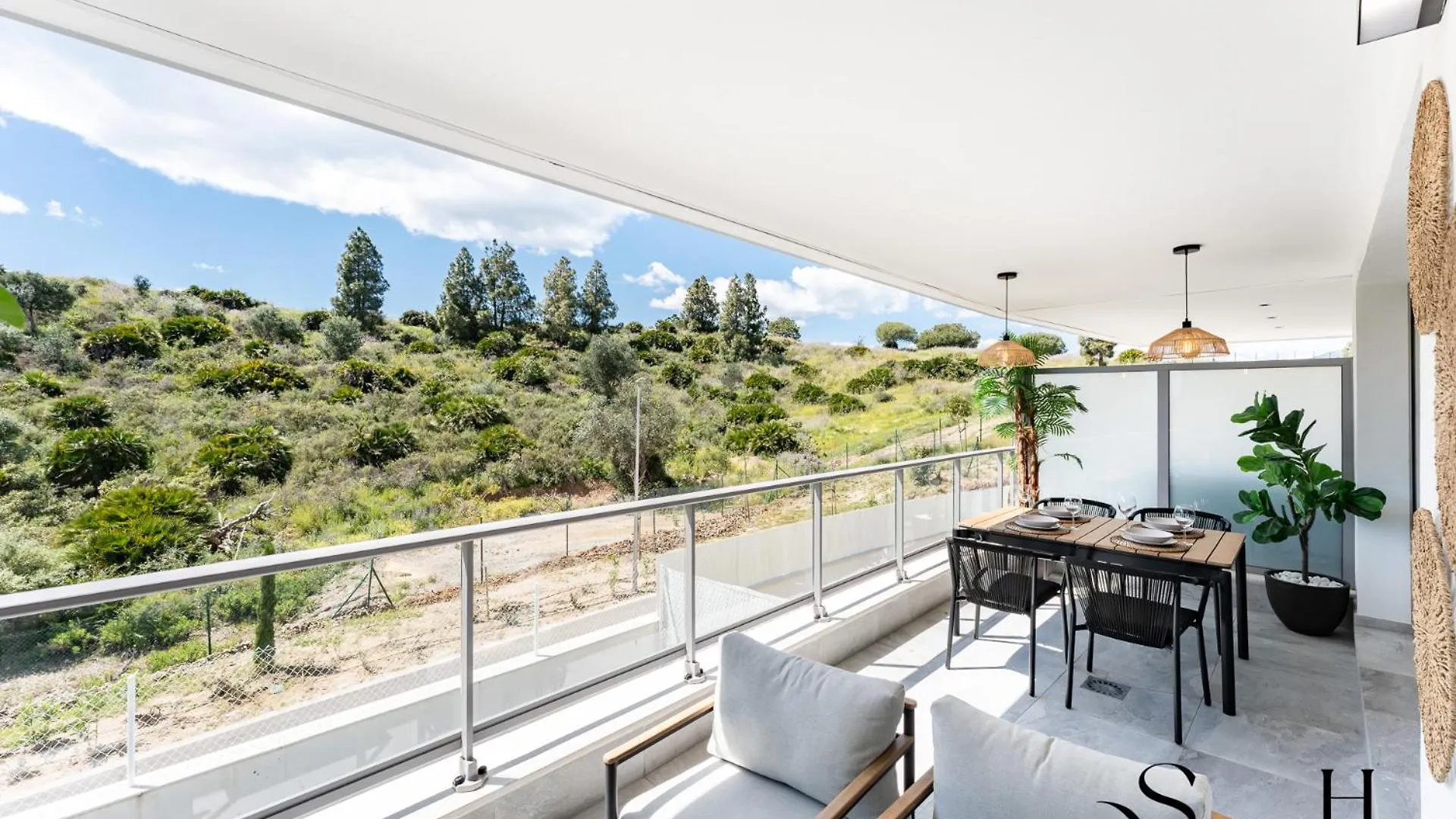 Luxury 2 Bedroom Apartment, Pools, Sauna, Gym & More MIJAS COSTA