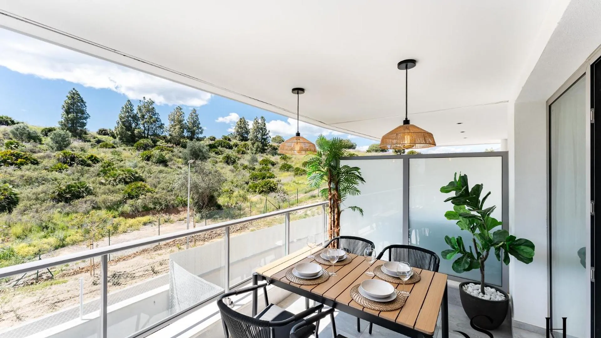 Luxury 2 Bedroom Apartment, Pools, Sauna, Gym & More MIJAS COSTA Spain