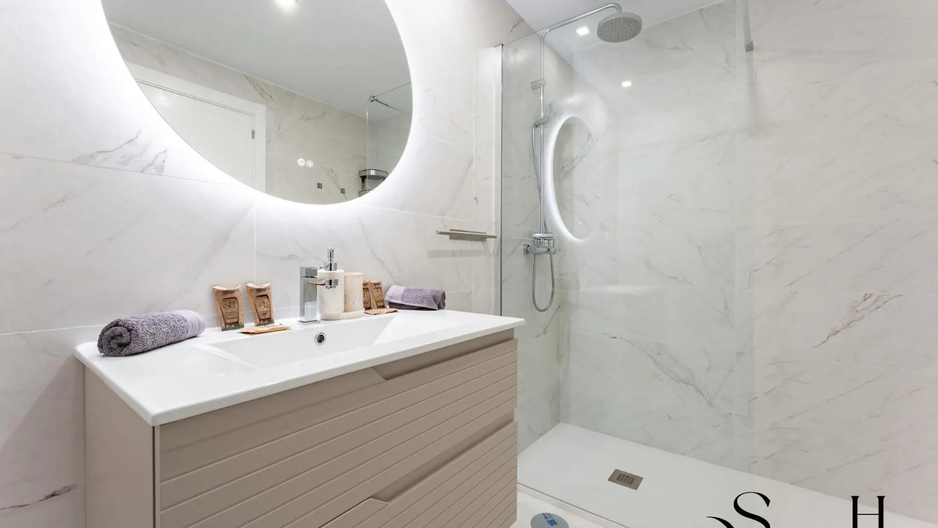 Apartment Luxury 2 Bedroom Apartment, Pools, Sauna, Gym & More MIJAS COSTA